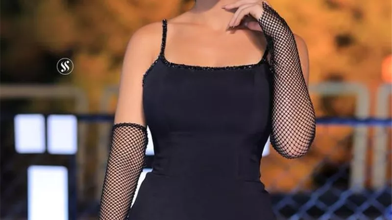 ملامح هادئة ومكياج ناعم للفنانة كارولين عزمى فى أحدث ظهور