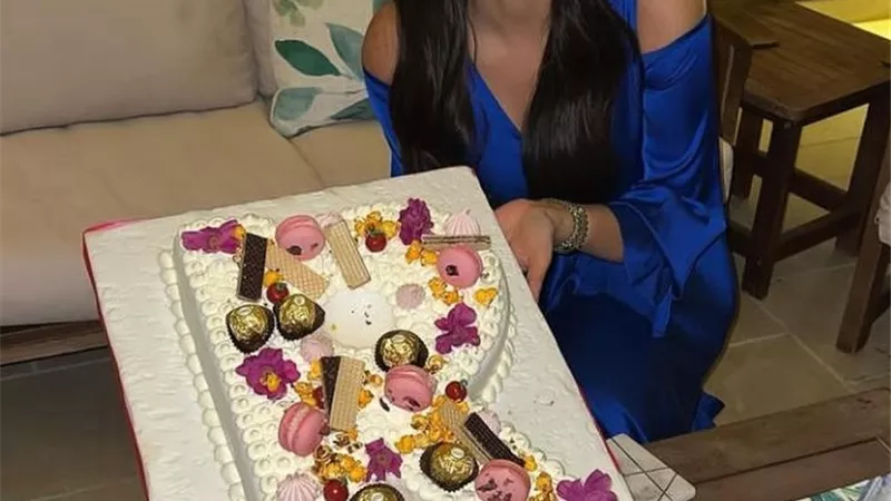 بإبتسامة رقيقة .. رضوى الشربينى تحتفل بعيد ميلادها ..صور