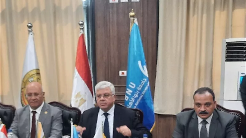 عاشور وسوسة يشهدان بدء الدراسة لأول مرة بجامعة بنها الأهلية بالعبور