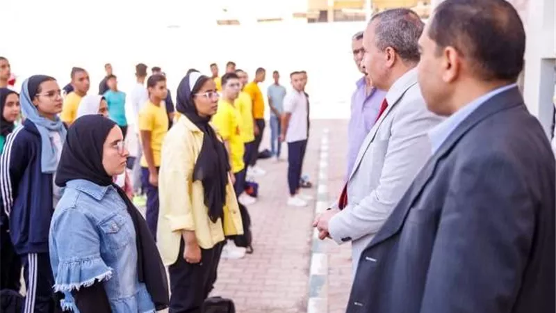 رئيس جامعة السويس يتفقد انتظام الدراسة فى العام الجديد