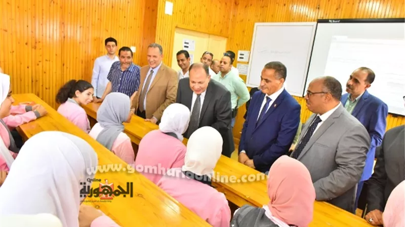 محافظ أسيوط يشهد بدء العام الدراسى الجديد