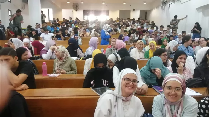 حاسبات عين شمس تستقبل ٢٠٠٠ طالب في اليوم الأول للعام الدراسي الجديد