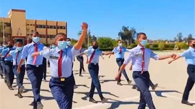 انطلاق الدراسة فى باقى المحافظات.. المحمول والبنطلونات المقطعة ممنوعة