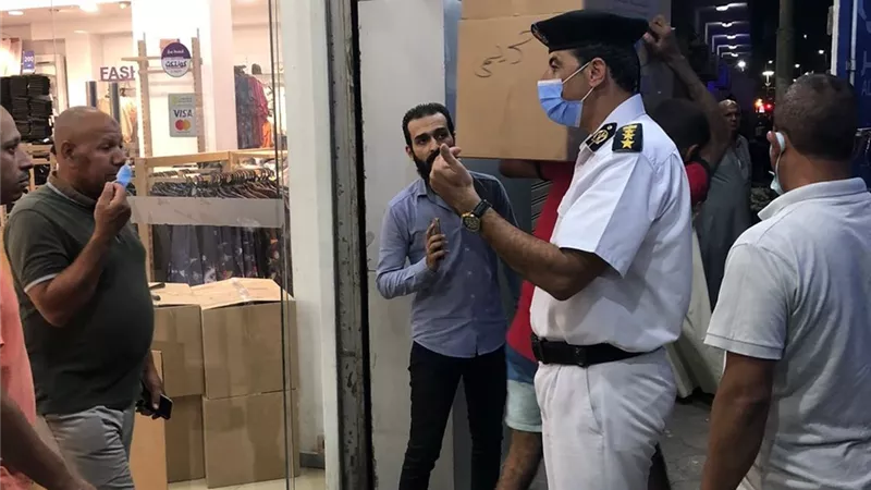 حملات ليلية مكبرة لبدء تطبيق المواعيد الشتوية لغلق الأنشطة التجارية