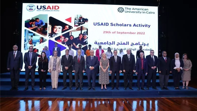 جامعة اسيوط تؤكد على دور برامج المنح الجامعية