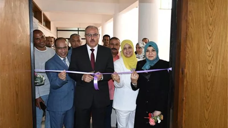 رئيس جامعة القناة يفتتح معامل المهارات بكلية التمريض..صور