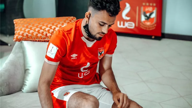 بعد خروجه من حسابات الأهلى.. صلاح محسن فى سيراميكا خلال ساعات