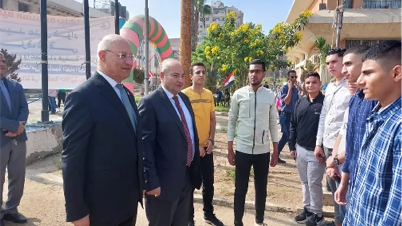 سوسه يشهد تحية العلم ويتفقد عددا من الكليات والمدن الجامعية ببنها