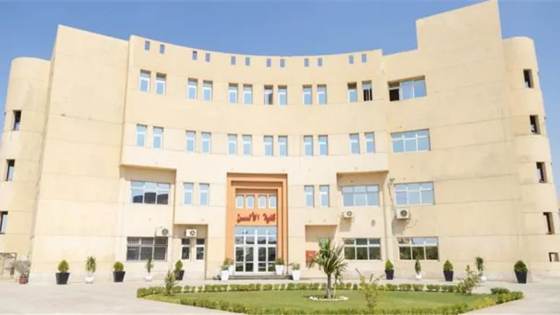 تعرف على أقسام وتخفيضات كلية الألسن بالجامعة المصرية الروسية.. صور