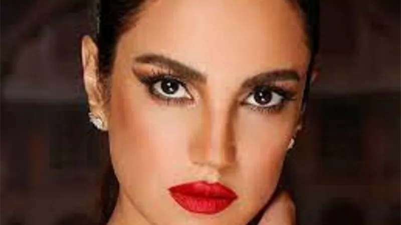 لاول مرة.. درة فى عمل مسرحى 
