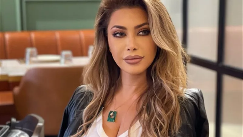 بـ هوت شورت.. نوال الزغبى تخطف الانظار .. صور