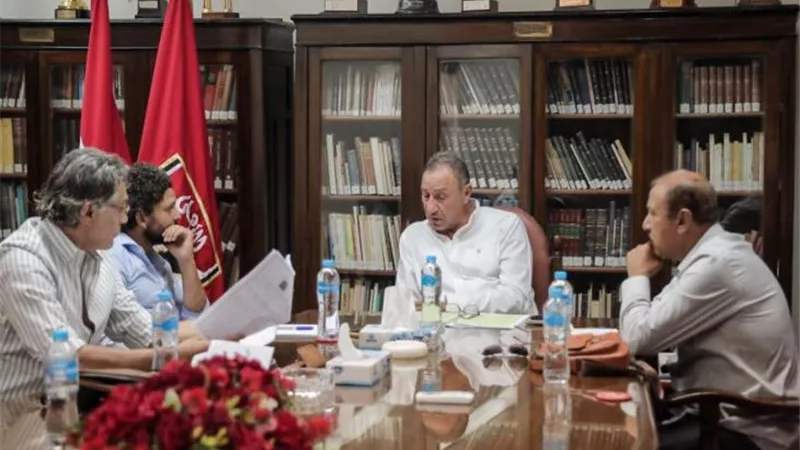 تعرف على كواليس إجتماع الخطيب مع لجنة الكرة بالأهلى