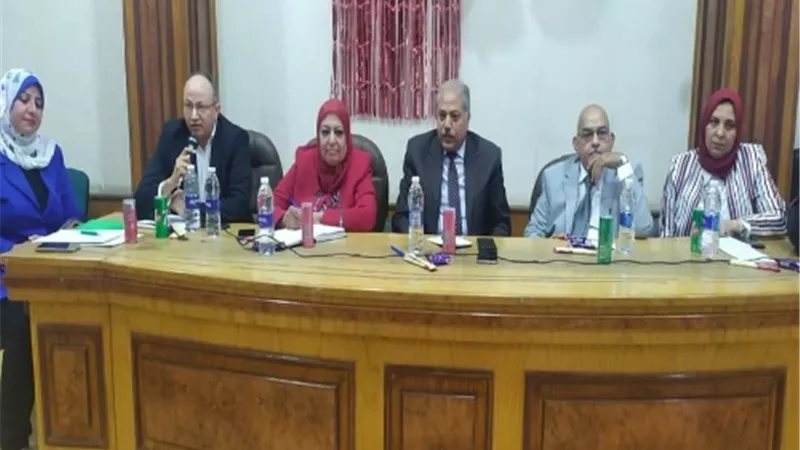 الخطيب يبحث تحديات تقديم خدمات صحية متميزة بمستشفيات القليوبية
