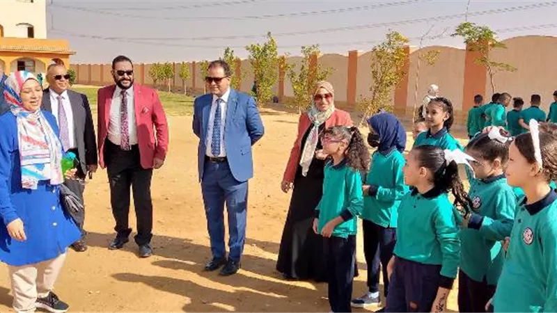 تعرف على تفاصيل أول يوم دراسى لقيادات إدارة الشروق التعليمية.. بالصور