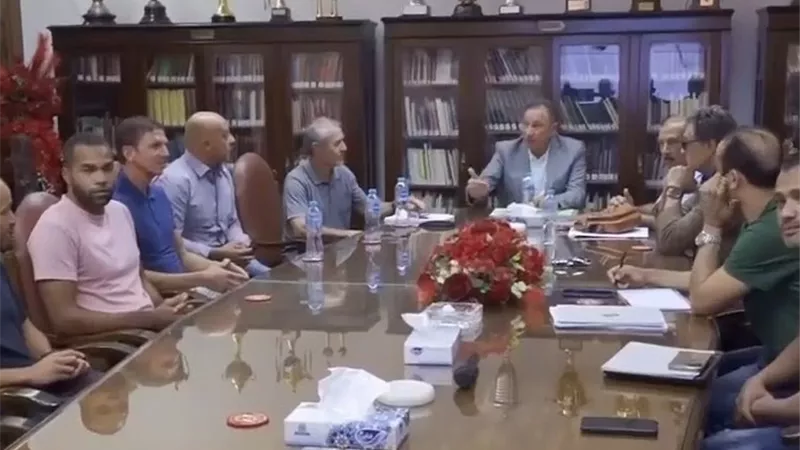 الخطيب يجتمع مع كولر قبل سفر الأهلى إلى تونس