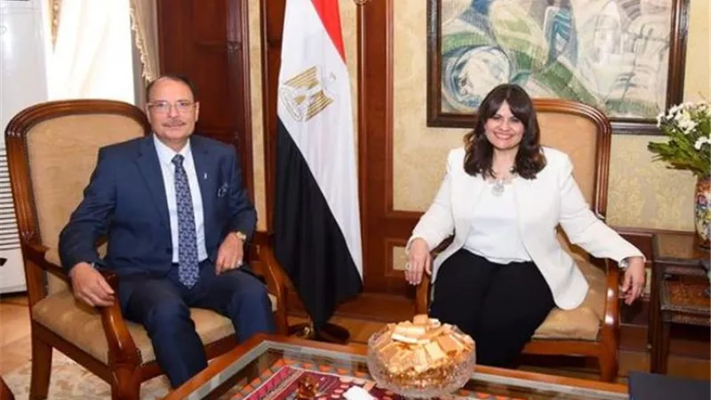 وزيرة الهجرة تلتقي أحد أبرز رموز الجالية المصرية بالسعودية