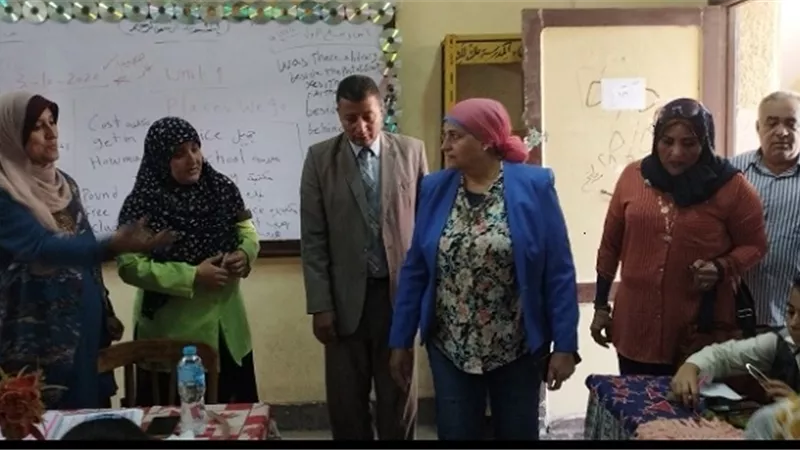 وكيل التعليم بالقليوبية تتابع انتظام الدراسة بمدارس شرق شبرا الخيمة