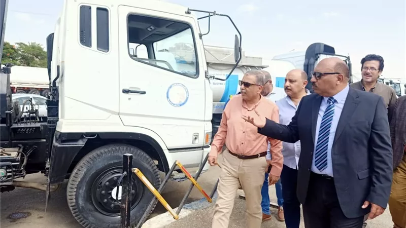 رئيس مياه القناة يتفقد اصطفاف معدات التعامل مع الشتاء..صور