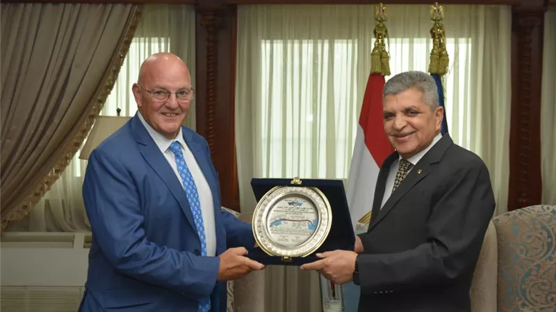الفريق ربيع يبحث التعاون المشترك مع رئيس مجلس بورصة البلطيق للشحن