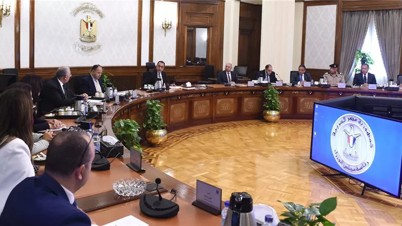 رئيس الوزراء يتابع سبل تنمية الصادرات المصرية لدول القارة الافريقية
