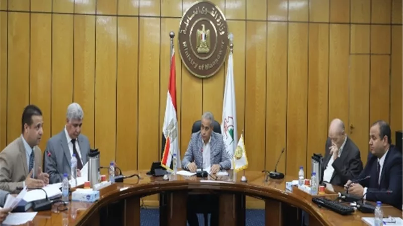 شحاتة يناقش التعديلات على لائحة النظام الأساسي لجمعية نشر الثقافة