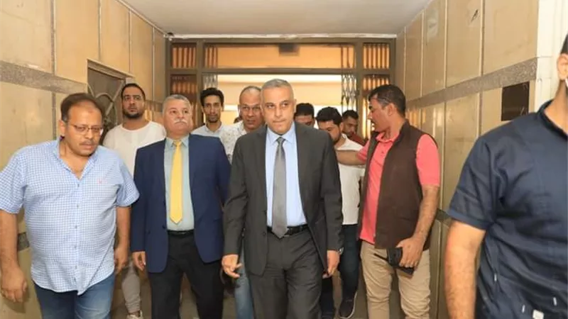 محافظ سوهاج يتفقد أعمال تطوير المستشفى العام ..صور