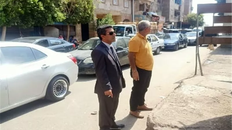 رئيس حى غرب شبرا الخيمة يقود حملة للنظافة و إزالة الإشغالات