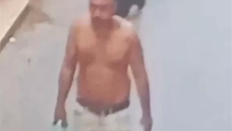 خلاف على 18 متر.. سفاح دمياط يقطع يد سيدة وابنها فى الطريق العام