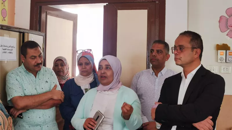 وكيل وزارة التعليم بقنا يستقبل لجنة المتابعه الموده من الوزاره