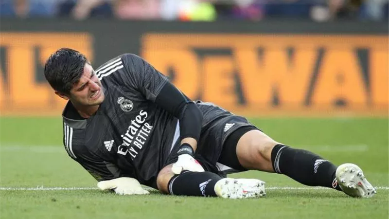 ريال مدريد يحسم موقف كورتوا من مواجهة شاختار وبرشلونة