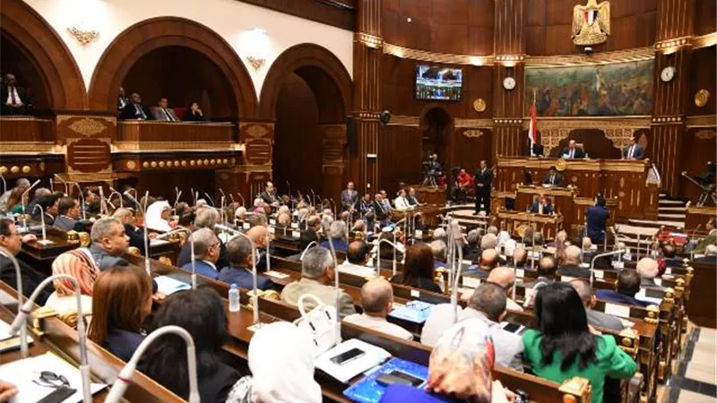 رئيس مجلس الشيوخ يتلقى 3 دراسات هامة من الأعضاء.. تعرف عليها