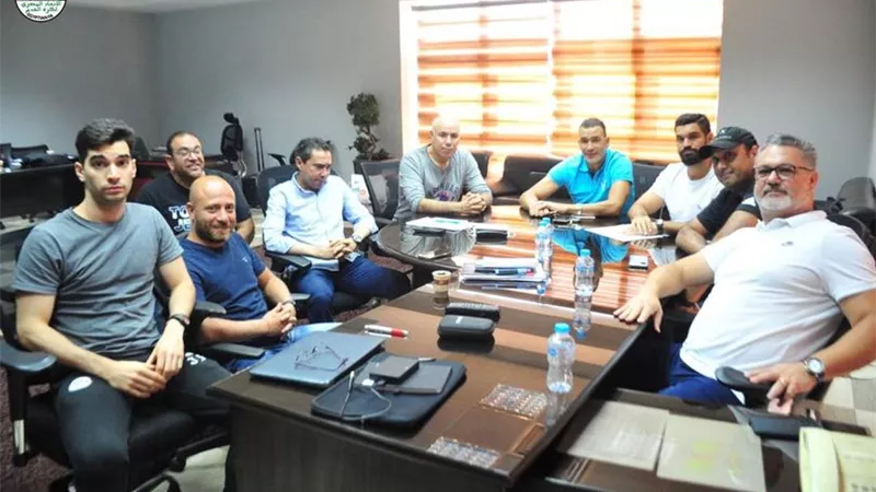 بركات يجتمع بالجهاز الفنى للمنتخب الأولمبي