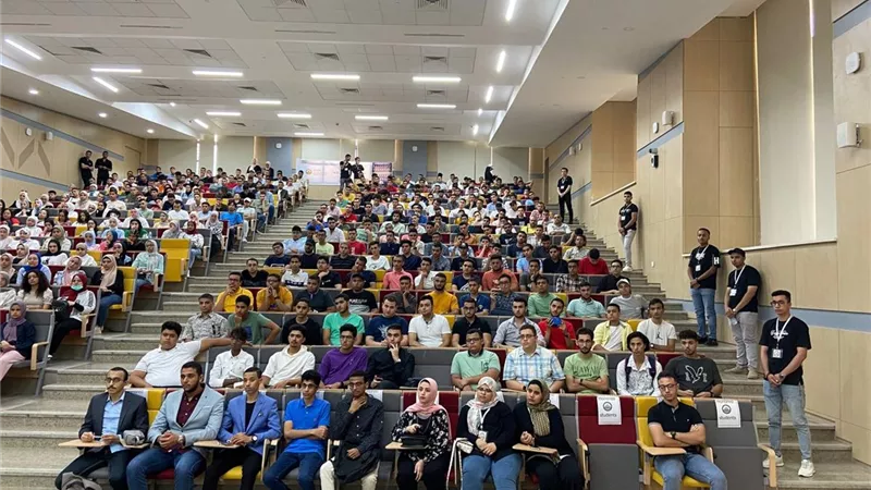 عاشور يستعرض تقريرًا حول الأسبوع التعريفي بجامعة الملك سلمان الدولية