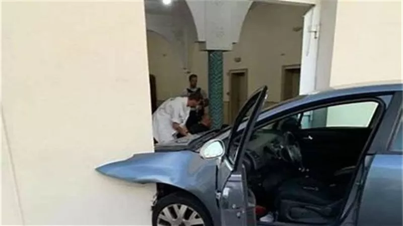 طبيب غير متزن نفسيًا يقتحم كومباوند بالشيخ زايد