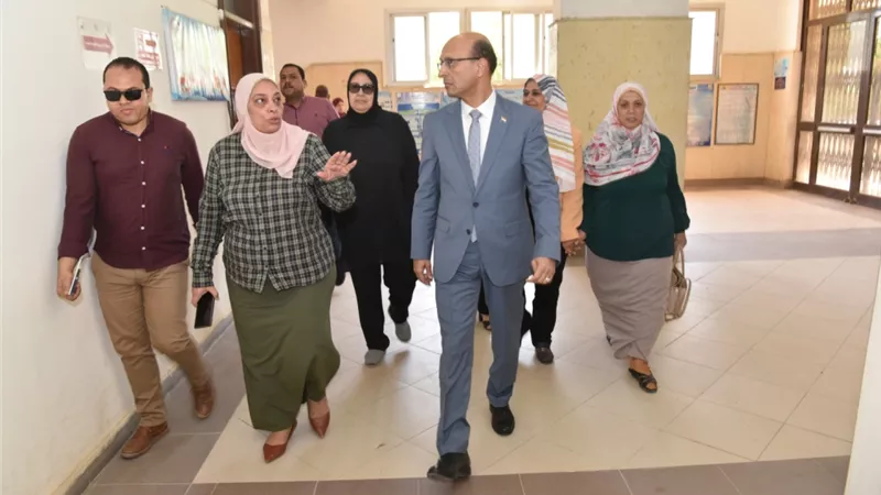 حزب حماة الوطن امانة التجمع الأول يوزع شنط مدرسية على الطلاب