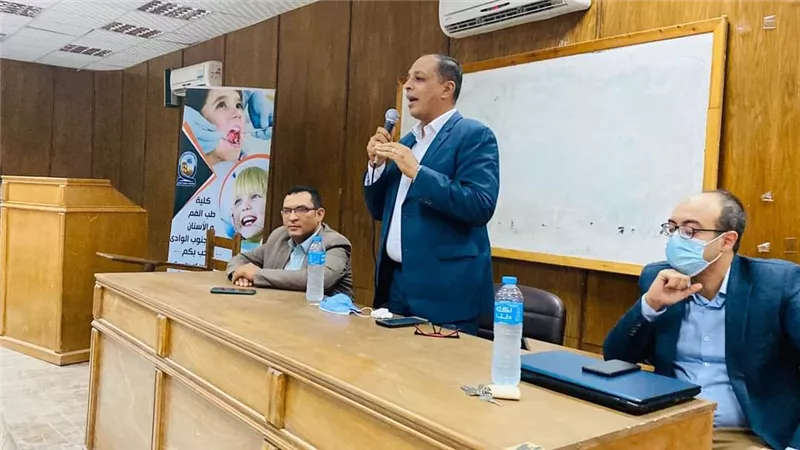 حفل استقبال للطلاب الجدد بطب الفم والاسنان بجنوب الوادي