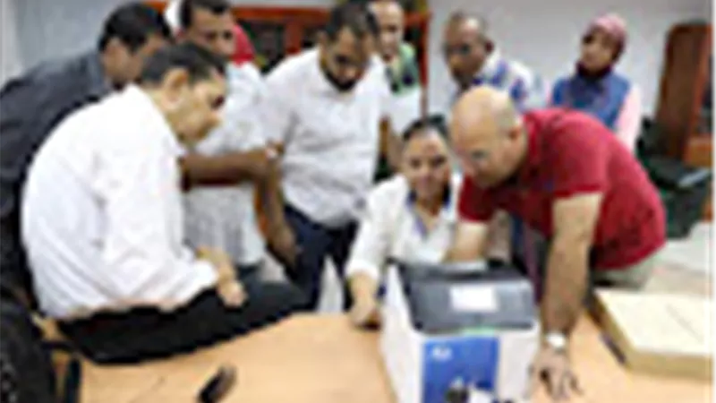 شركة المياه ببني سويف توفر ماكينة عد النقود تيسيرا على العملاء