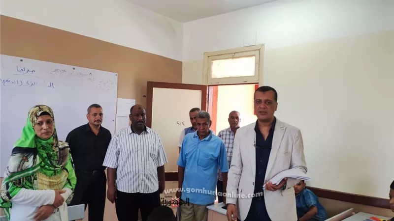 استبعاد مديرمدرسة بنقادة وتعليمات بتسليم الكتب دون ربطها بالمصروفات