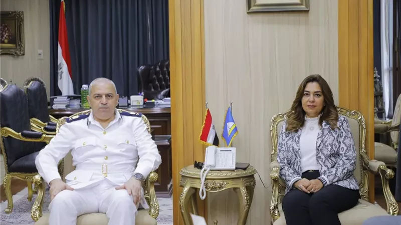 محافظ دمياط تستقبل مدير الأمن ويتبادلان التهنئة بذكرى إنتصارات أكتوبر