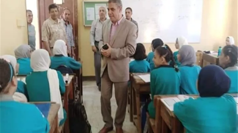 وكيل تعليم القليوبية يتفقد عدداً من المدارس بكفر شكر