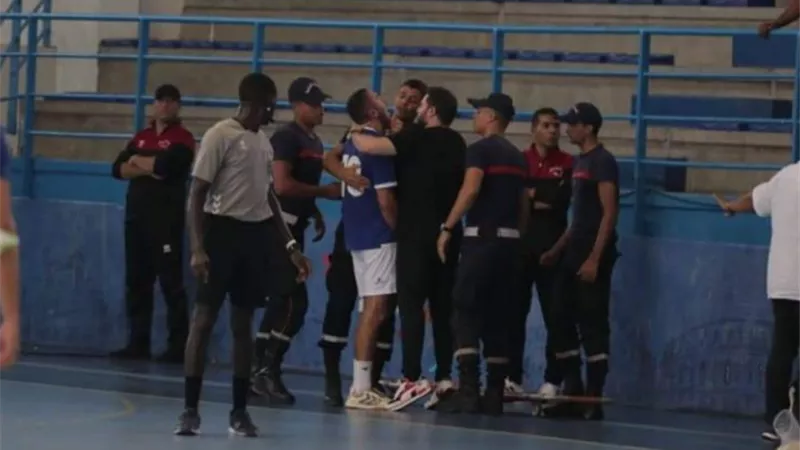 نجم الأهلى يتعرض لإصابة خطيرة فى مباراة الترجى
