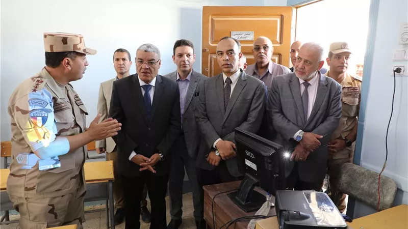 محافظ المنيا يفتتح المدرسة الرسمية للغات بمركز أبو قرقاص