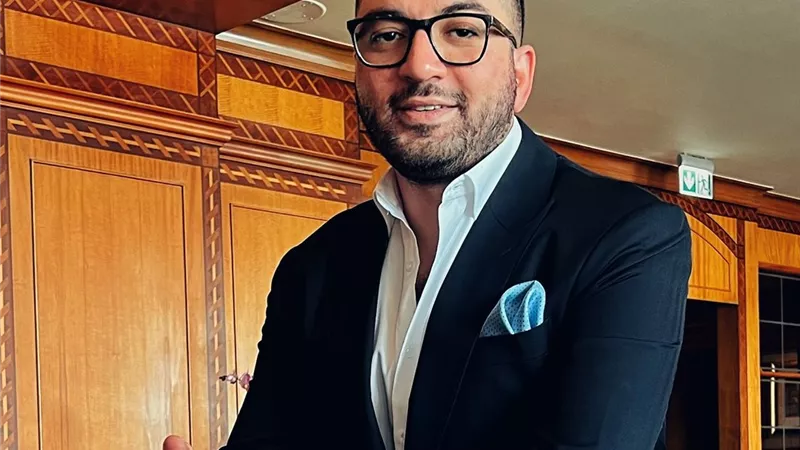 مخرج 