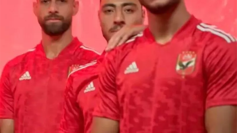 محمد شبانة يوجه رسالة لجماهير الأهلي بشأن القميص الجديد