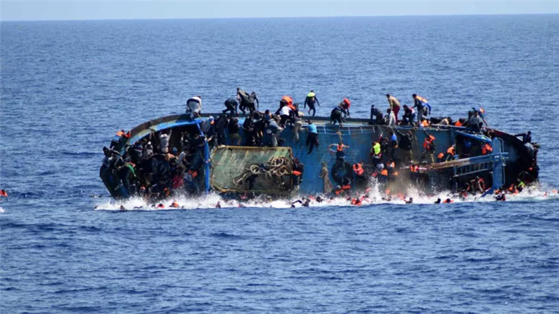 مصرع 16 شخصا جراء غرق سفينة قبالة جزيرة ليسبوس اليونانية