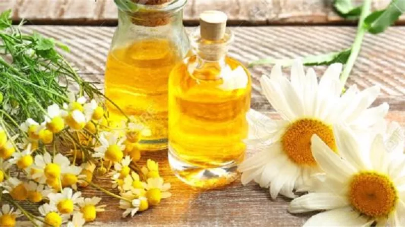 فوائد زيت البابونج للبشرة