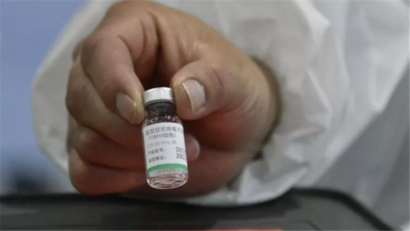 تونس تسلم فلسطين 50 ألف جرعة من لقاح 