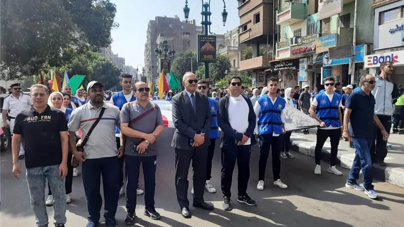 سكرتير مساعد محافظة أسيوط يشارك في مهرجان الشباب والرياضة للمشي