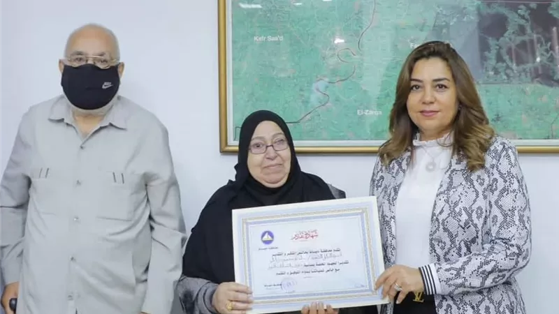 إحتفالا بذكرى النصر محافظ دمياط تُكرم أسر شهداء حرب أكتوير
