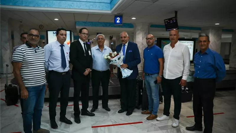 السفارة المصرية بتونس وعبد الحفيظ وعدلى فى استقبال الأهلى بالمطار